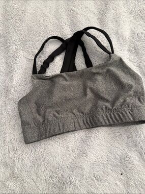 Wireless Heather Gray Sports Bralette with Black Straps